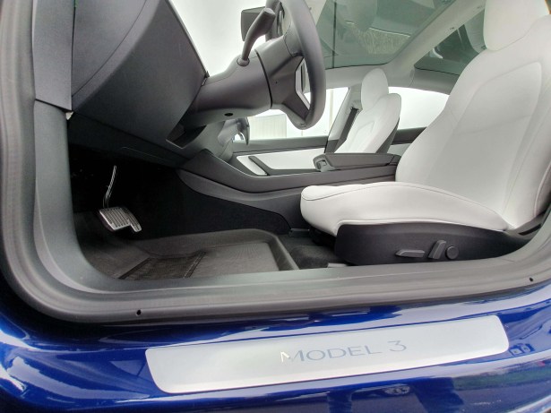 L'intérieur blanc de notre Tesla Model 3 à la livraison