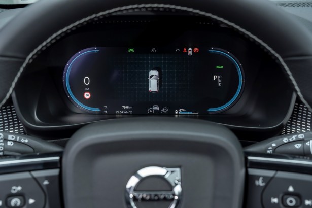 À l'intérieur du Volvo XC40 Recharge Twin / Source : ACE Team pour Volvo Cars France