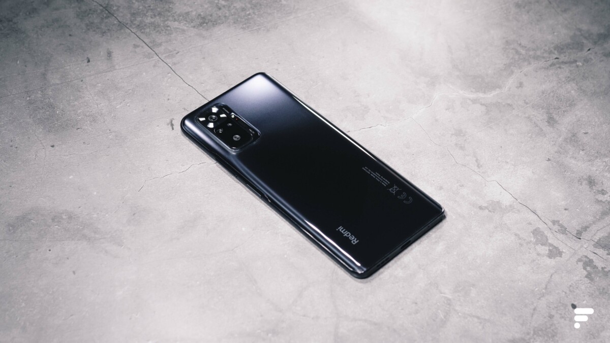 Le Xiaomi Redmi Note 10 Pro // Source : Arnaud Gelineau - Frandroid Le Xiaomi Redmi Note 10 Pro // Source : Arnaud Gelineau - Frandroid