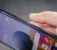 Le lecteur d'empreintes sur le côté du Xiaomi Redmi Note 10 Pro // Source : Arnaud Gelineau - Frandroid