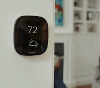 ecobee-4-lifestyle-close
