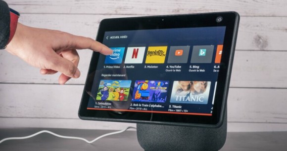 Molotov, Netflix ou encore Arte sont aussi disponibles sur l'Echo Show 10 // Source : FRANDROID / Arnaud GELINEAU