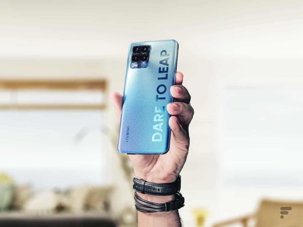 Le Realme 8 Pro // Source : Arnaud Gelineau - Frandroid Le Realme 8 Pro // Source : Arnaud Gelineau - Frandroid