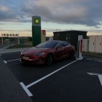Tesla augmente encore discrètement le prix de ses Superchargeurs, on fait le point avec nos calculs Tesla augmente encore discrètement le prix de ses Superchargeurs, on fait le point avec nos calculs