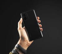 Le Xiaomi Poco F3 vu de dos // Source : Anthony Wonner - Frandroid