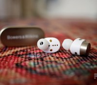 Les écouteurs Bowers & Wilkins PI7 // Source : Frandroid Les écouteurs Bowers & Wilkins PI7 // Source : Frandroid