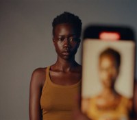 Snap travaille à faire que sa caméra détecte mieux les peaux noires // Source : Snap