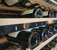 Toute votre cave à vin se gère désormais à distance // Source : Frandroid / Melinda DAVAN-SOULAS