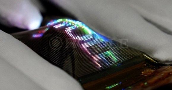 L'écran étirable de Royole est une petite prouesse d'ingénierie qui pourrait servir dans de nombreux secteurs // Source : Royole via Android Central