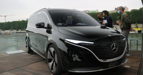 mercedes-eqt-concept-10