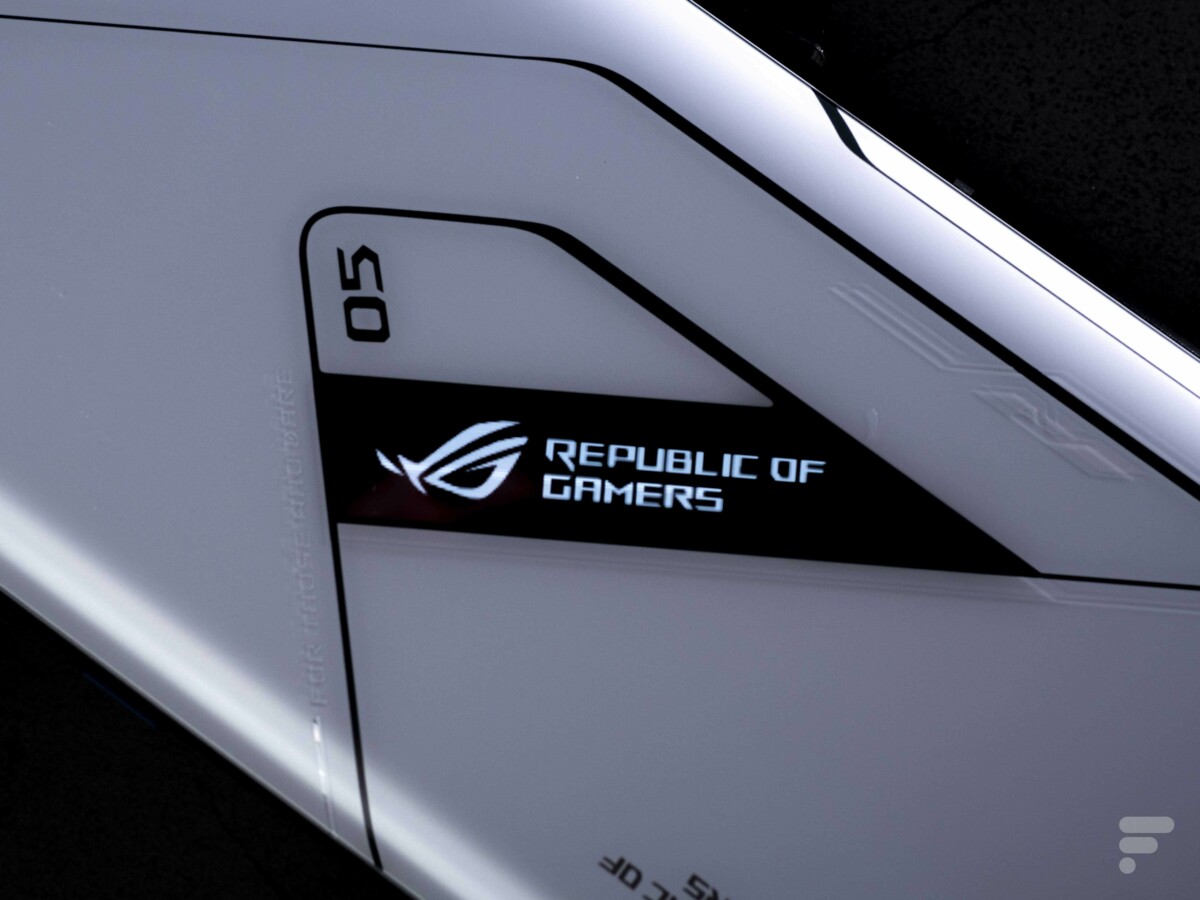 L'écran ROG Vision permet d'ajouter l'animation de son choix // Source : FRANDROID / Anthony WONNER L'écran ROG Vision permet d'ajouter l'animation de son choix // Source : FRANDROID / Anthony WONNER