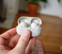 Les écouteurs sans fil Sony WF-1000XM4 // Source : Frandroid Les écouteurs sans fil Sony WF-1000XM4 // Source : Frandroid