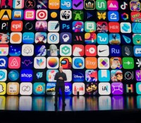 Tim Cook lors de l'introduction de la WWDC 2021. // Source : Apple