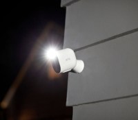 La caméra de sécurité extérieure Arlo Pro 4 // Source : Arlo
