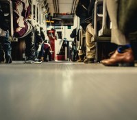 Quelques bus toulousains vont tester un dispositif permettant d'estimer plus précisément les flux de passagers // Source : Matthew Henry - Unsplash