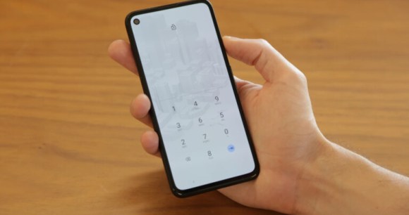 Un des cryptophones vendus par le FBI et récupéré par le média MotherBoard. // Source : MotherBoard Un des cryptophones vendus par le FBI et récupéré par le média MotherBoard. // Source : MotherBoard