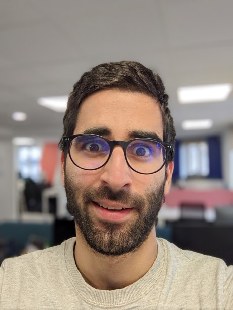 Seflie Pixel 5 portrait 2