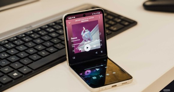 Galaxy Z Flip 3 // Source : Frandroid - Anthony Wonner et Arnaud Gelineau Galaxy Z Flip 3 // Source : Frandroid - Anthony Wonner et Arnaud Gelineau
