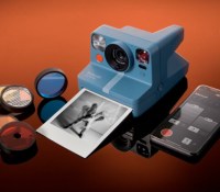 Le Polaroid Now+ et ses filtres colorés // Source : Polaroid