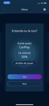 Alexa est intégré dans la dashcam et communique directement via CarPlay ou Google Auto avec le système embarqué de la voiture // Source : Frandroid - Yazid Amer