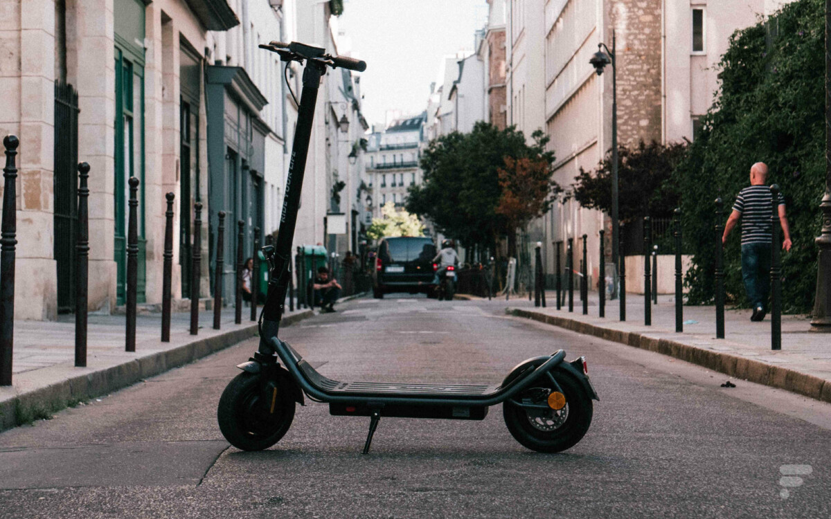 La trottinette Himo L2 // Source : Anthony Wonner - Frandroid La trottinette Himo L2 // Source : Anthony Wonner - Frandroid