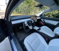 Un volant « Yoke » dans une Tesla Model 3 // Source : Bob Jouy pour Frandroid
