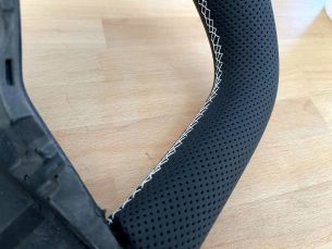 Tesla Model 3 Volant Yoke 7