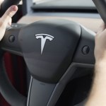 Tesla fait payer plus cher son assurance pour les « mauvais » conducteurs Tesla fait payer plus cher son assurance pour les « mauvais » conducteurs