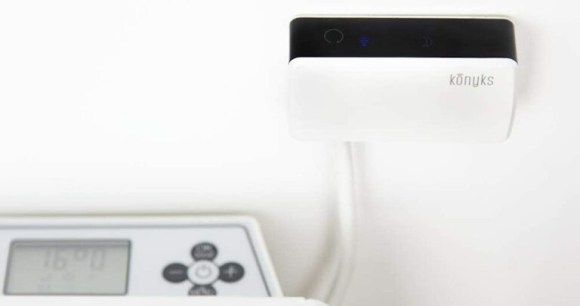 Le contrôleur eCosy s'installe sur votre radiateur électrique // Source : Konyks