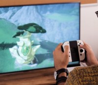 La Nintendo Switch OLED branchée à un téléviseur // Source : Anthony Wonner - Frandroid