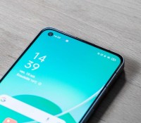L'Oppo Reno 6 et sa caméra selfie. // Source : Frandroid - Anthony Wonner L'Oppo Reno 6 et sa caméra selfie. // Source : Frandroid - Anthony Wonner