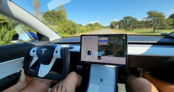 Tesla Model 3 // Source : Bob Jouy pour Frandroid Tesla Model 3 // Source : Bob Jouy pour Frandroid