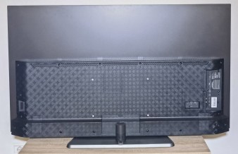 Le téléviseur de dos.