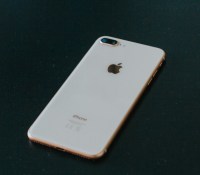 iPhone 8 Plus // Source : Marcin Nowak / Unsplash