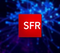 Le logo SFR par-dessus la fibre optique // Source : Montage Frandroid