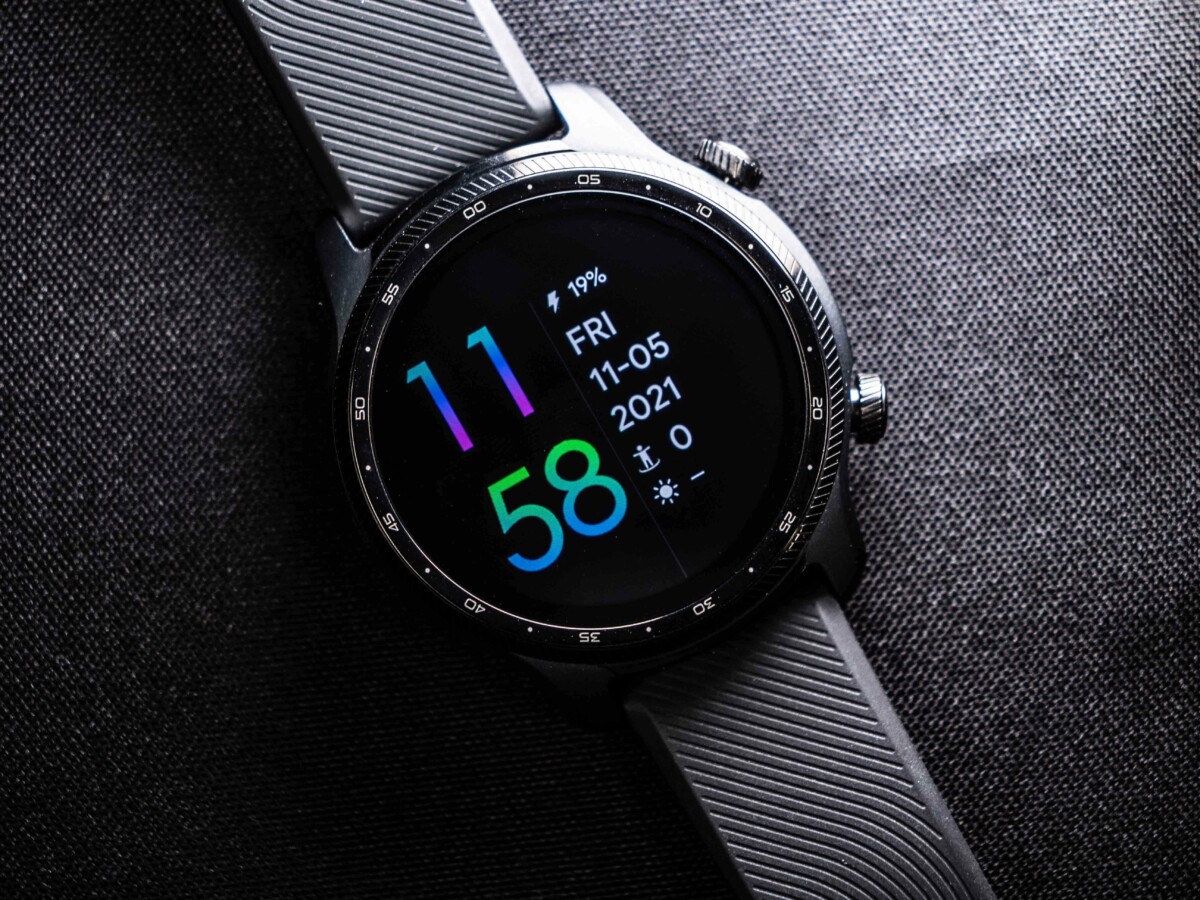 La TicWatch Pro 3 Ultra GPS possède une couronne, mais qui n'est pas rotative. // Source : Frandroid - Robin Wycke La TicWatch Pro 3 Ultra GPS possède une couronne, mais qui n'est pas rotative. // Source : Frandroid - Robin Wycke