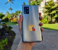 Un smartphone de test équipé du Snapdragon 8 Gen 1. // Source : Frandroid