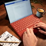 En pack avec clavier + souris, la Microsoft Surface Pro 8 coûte 500 € de moins aujourd&rsquo;hui