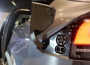 TEsla-Model-S-and-model-X-ccs-charge-port-2022