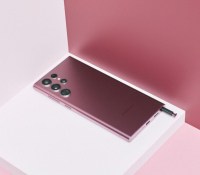 Le coloris le plus mis en avant par Samsung est sans conteste le bordeaux. // Source : Samsung
