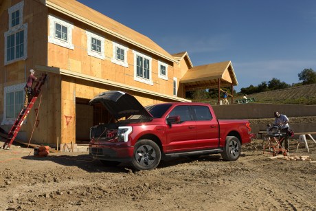 Ford F-150 Lightning Pro Power Onboard 2