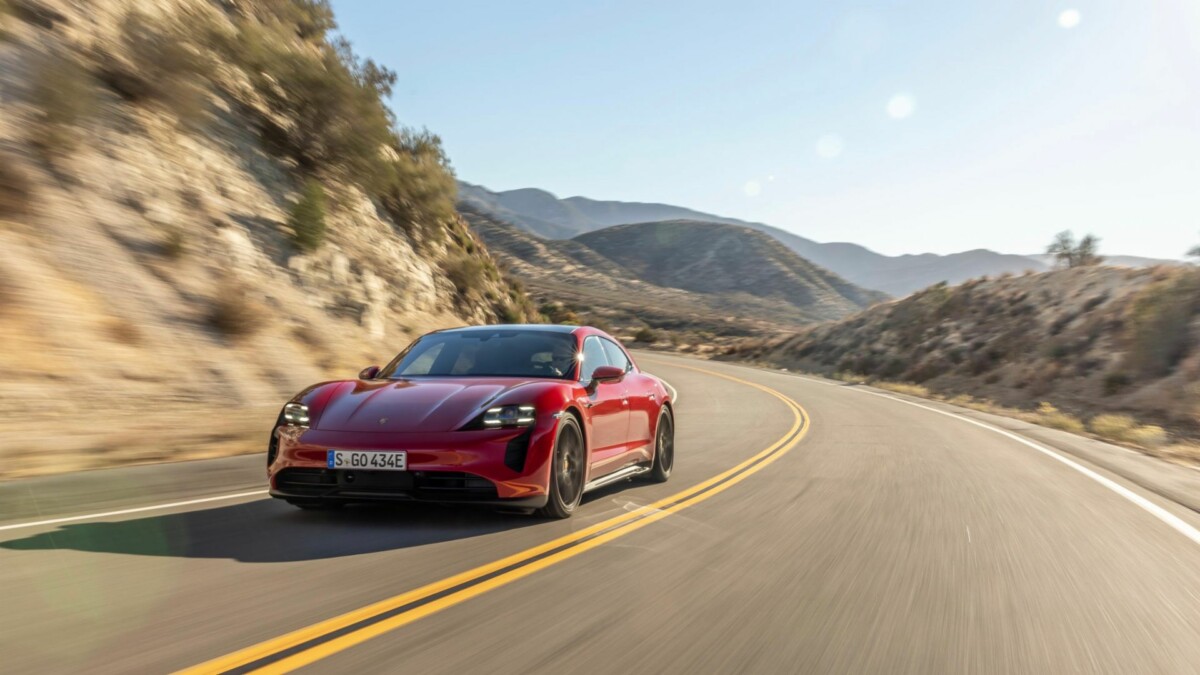 2022_Taycan_GTS_Sport_Turismo_Carmine_Red_007_highres 2022_Taycan_GTS_Sport_Turismo_Carmine_Red_007_highres