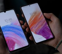Les Galaxy A53 et A33. // Source : Frandroid - Arnaud Gelineau Les Galaxy A53 et A33. // Source : Frandroid - Arnaud Gelineau