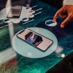 Cette table tactile bluffante connecte les objets que vous posez dessus Cette table tactile bluffante connecte les objets que vous posez dessus