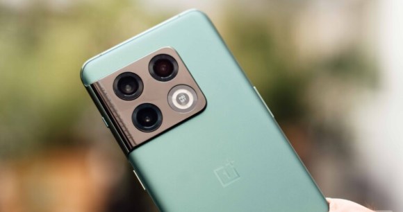 Le bloc photo du OnePlus 10 Pro // Source : Anthony Wonner - Frandroid