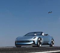 La Polestar O2 et son drone inclus // Source : Polestar