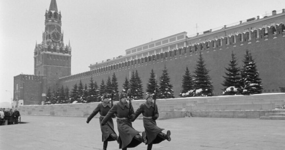 AMD et Intel ne livreront plus leurs processeurs à la Russie et son allié biélorusse // Source : Steve Harvey - Unsplash AMD et Intel ne livreront plus leurs processeurs à la Russie et son allié biélorusse // Source : Steve Harvey - Unsplash