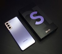Le Samsung Galaxy S21 Plus // Source : Unsplash Anh Nat