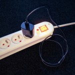 Faut-il débrancher votre chargeur quand il n’est pas utilisé ? Faut-il débrancher votre chargeur quand il n’est pas utilisé ?