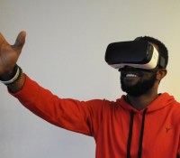L'ancien casque Samsung Gear VR // Source : Hammer & Tusk - Unsplash